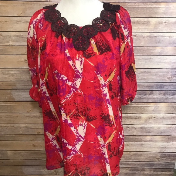 Women’s Top - Picture 3 of 6